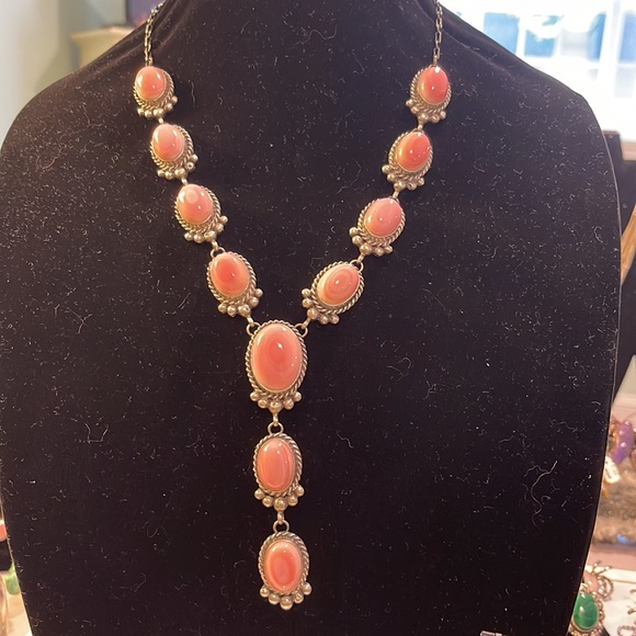 Native pink conch lariat necklace and earrings, signed by SE(Sam Edsity) - Picture 5 of 5